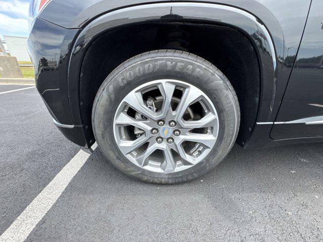 Photo of 2021 Mosaic Black Metallic Chevrolet Traverse