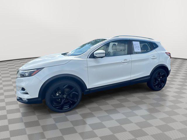 Photo of 2022 Pearl White Tricoat Nissan Rogue Sport