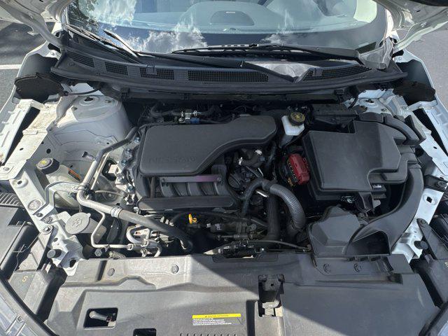 Photo of 2022 Pearl White Tricoat Nissan Rogue Sport