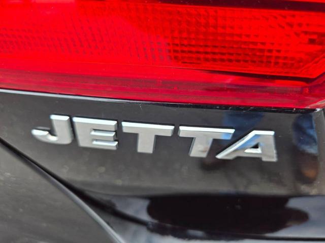 Photo of 2014 Black Volkswagen Jetta
