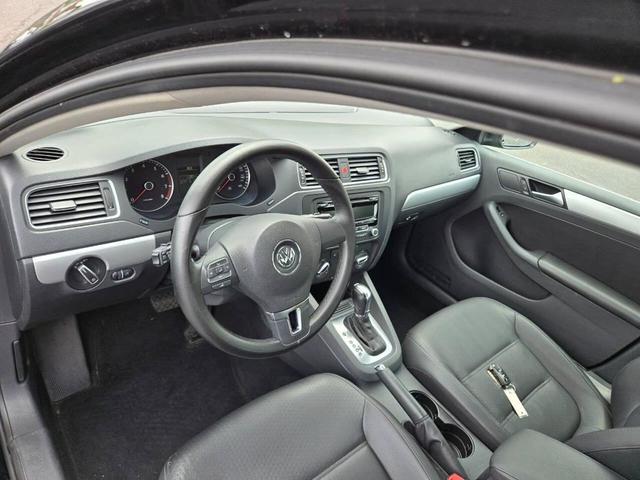 Photo of 2014 Black Volkswagen Jetta