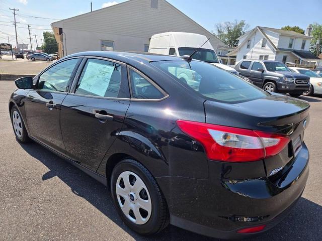 Photo of 2014 Black Ford Focus