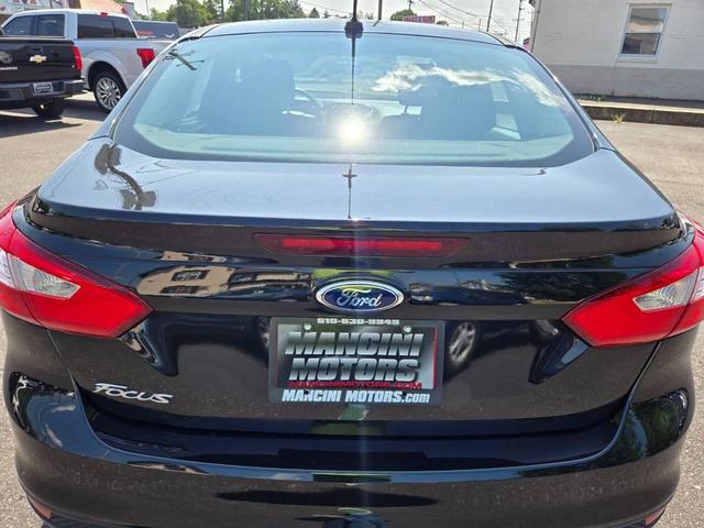 Photo of 2014 Black Ford Focus