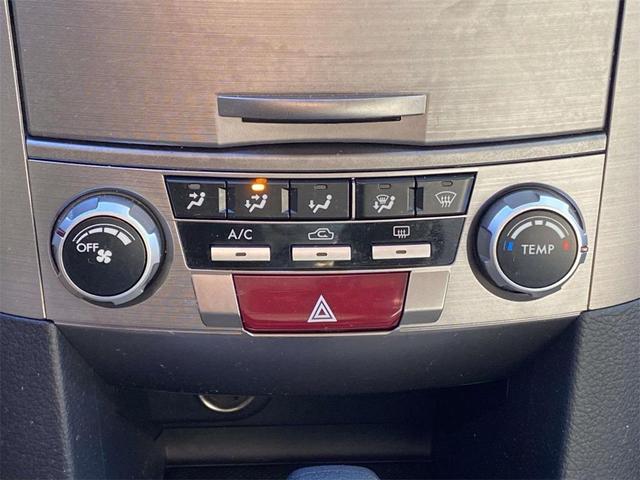 Photo of 2012 Satin White Pearl Subaru Legacy