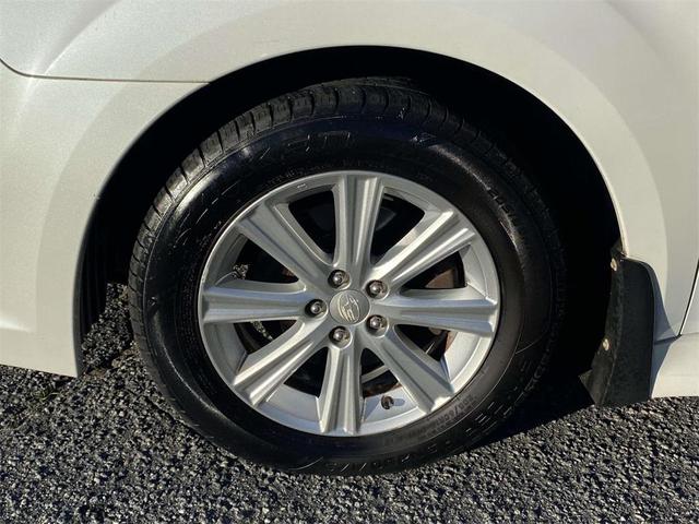 Photo of 2012 Satin White Pearl Subaru Legacy