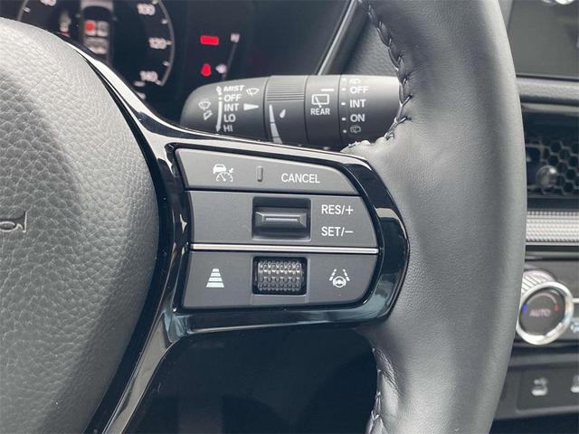 Photo of 2026 Platinum White Pearl Honda CR-V