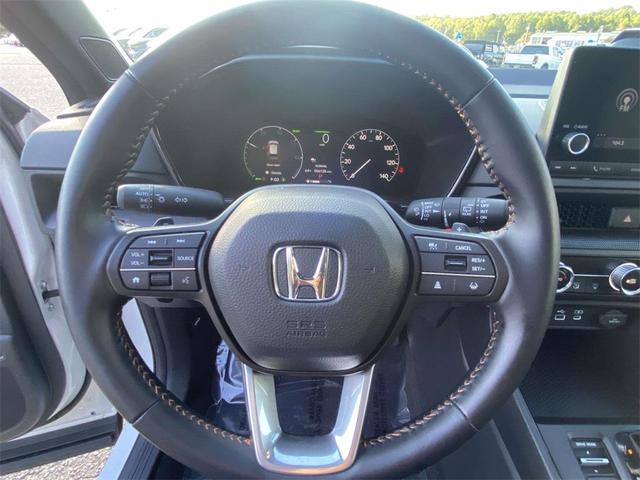 Photo of 2025 Platinum White Pearl Honda CR-V Hybrid