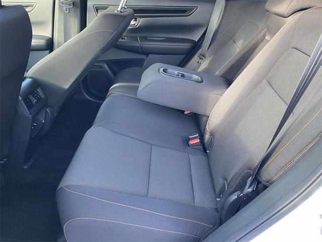 Photo of 2025 Platinum White Pearl Honda CR-V Hybrid