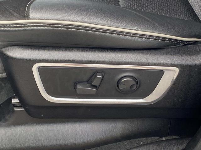 Photo of 2022 Hydro Blue Pearlcoat RAM 1500