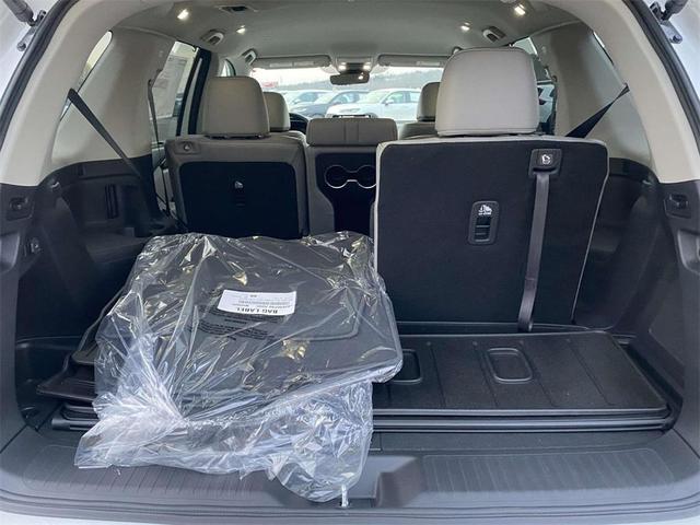 Photo of 2025 Platinum White Pearl Honda Pilot