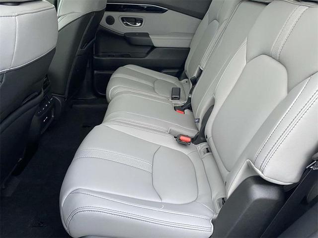 Photo of 2025 Platinum White Pearl Honda Pilot