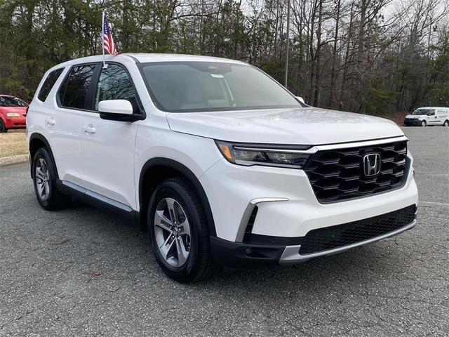Photo of 2025 Platinum White Pearl Honda Pilot