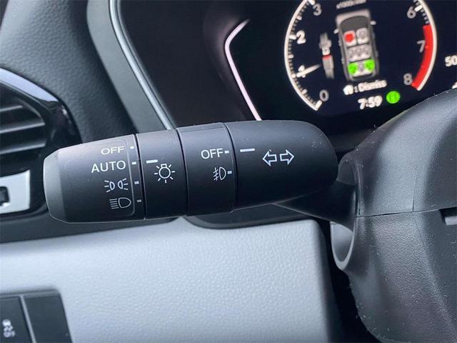 Photo of 2025 Platinum White Pearl Honda Pilot