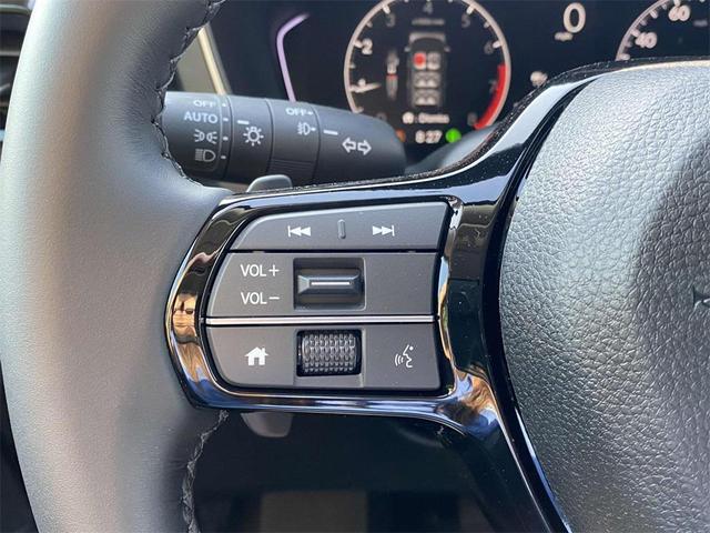 Photo of 2025 Platinum White Pearl Honda Pilot