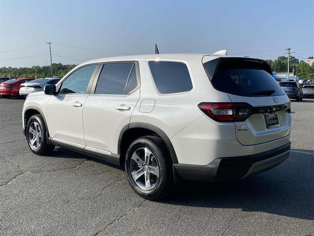Photo of 2025 Platinum White Pearl Honda Pilot