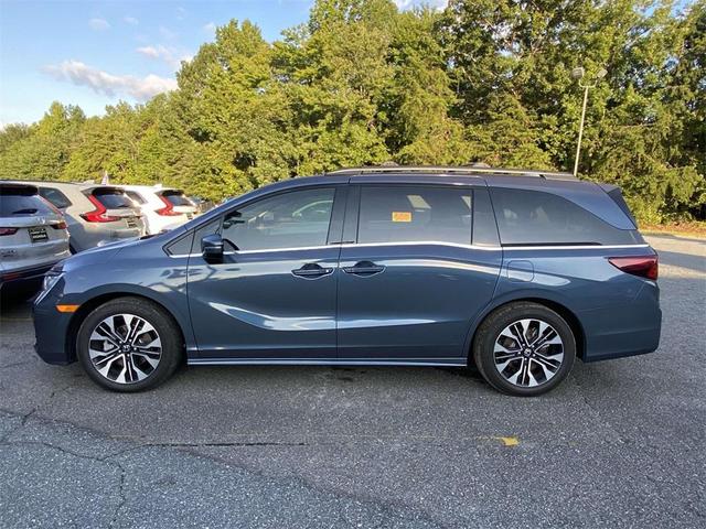 Photo of 2025 Smoke Blue Pearl Honda Odyssey