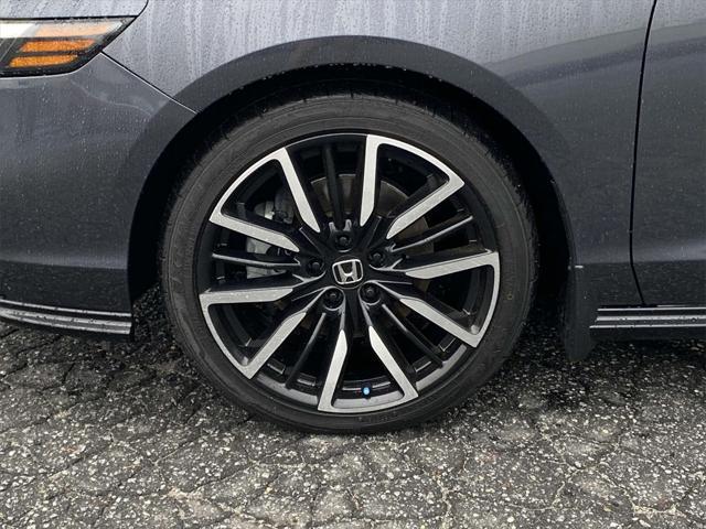 Photo of 2023 Meteorite Gray Metallic Honda Accord Hybrid