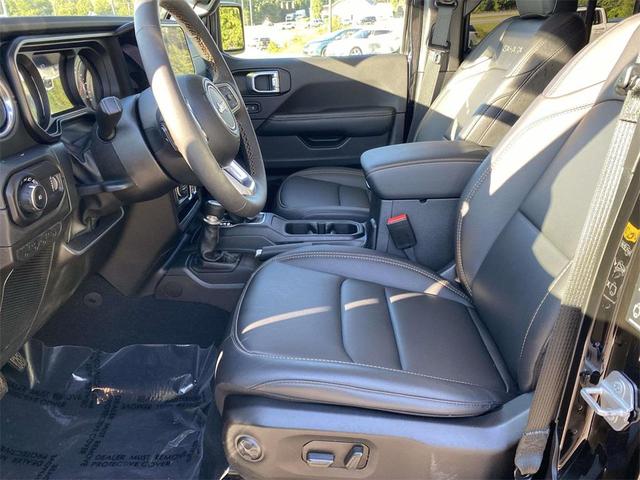 Photo of 2024 Black Clearcoat Jeep Wrangler
