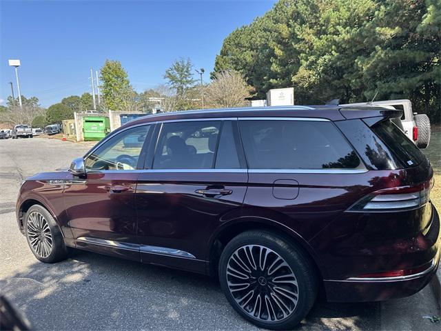 Photo of 2022 BURGUNDY VELVET MET TC Lincoln Aviator