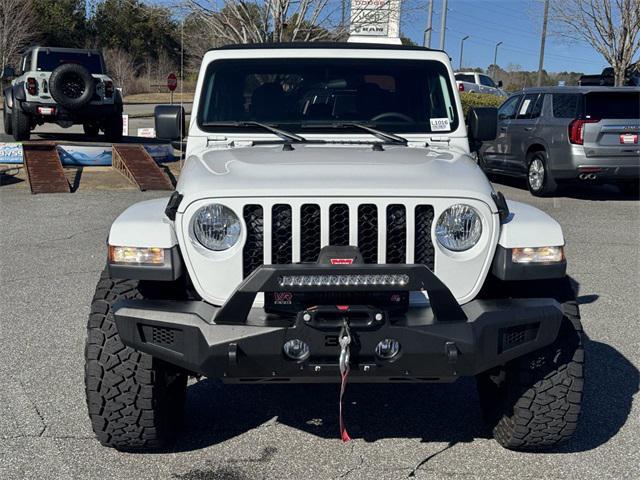 Photo of 2023 Bright White Clearcoat Jeep Gladiator