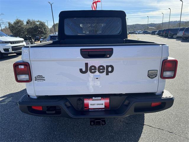 Photo of 2023 Bright White Clearcoat Jeep Gladiator