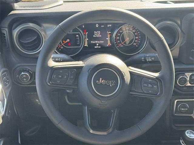 Photo of 2023 Bright White Clearcoat Jeep Gladiator