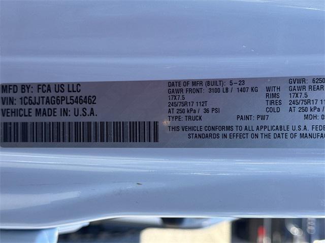 Photo of 2023 Bright White Clearcoat Jeep Gladiator