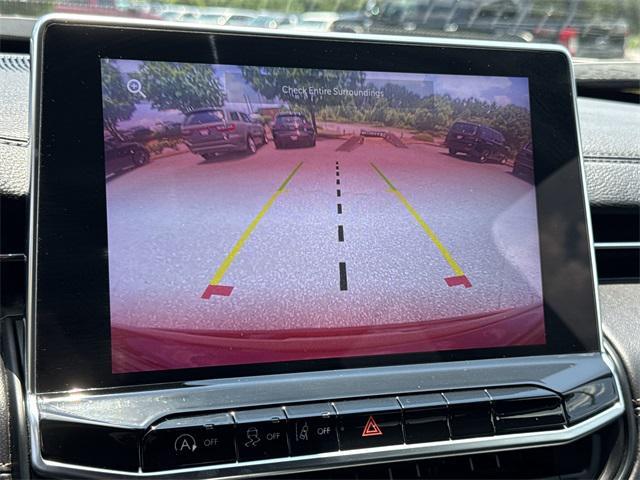 Photo of 2022 Redline Pearlcoat Jeep Compass