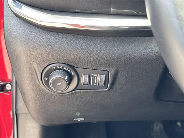 Photo of 2022 Redline Pearlcoat Jeep Compass