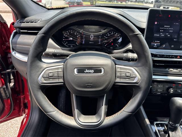 Photo of 2022 Redline Pearlcoat Jeep Compass