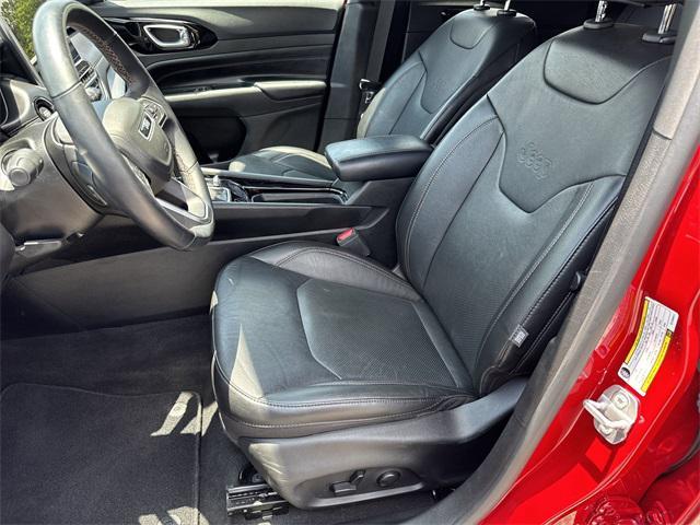 Photo of 2022 Redline Pearlcoat Jeep Compass