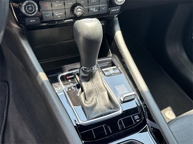 Photo of 2022 Redline Pearlcoat Jeep Compass