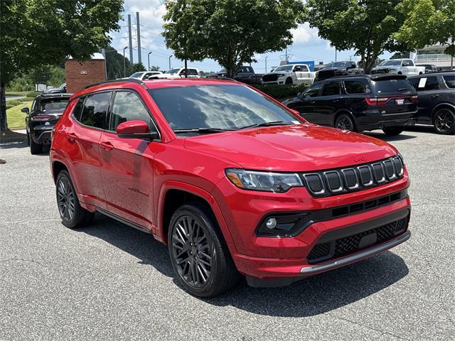 Photo of 2022 Redline Pearlcoat Jeep Compass