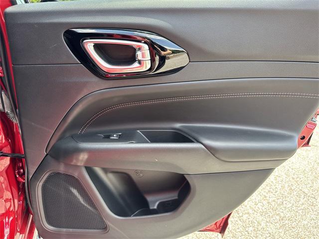 Photo of 2022 Redline Pearlcoat Jeep Compass