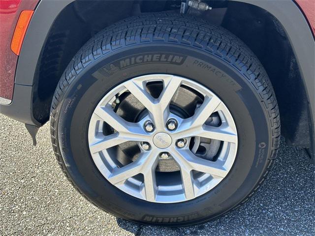 Photo of 2024 Velvet Red Pearlcoat Jeep Grand Cherokee L