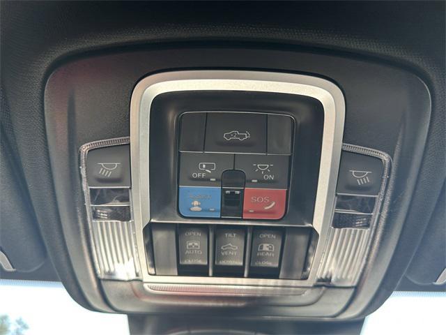 Photo of 2025 Diamond Black Crystal Pearlcoat RAM 2500
