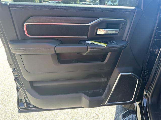 Photo of 2025 Diamond Black Crystal Pearlcoat RAM 2500