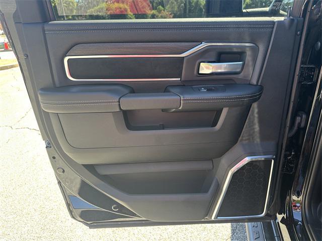Photo of 2025 Diamond Black Crystal Pearlcoat RAM 2500