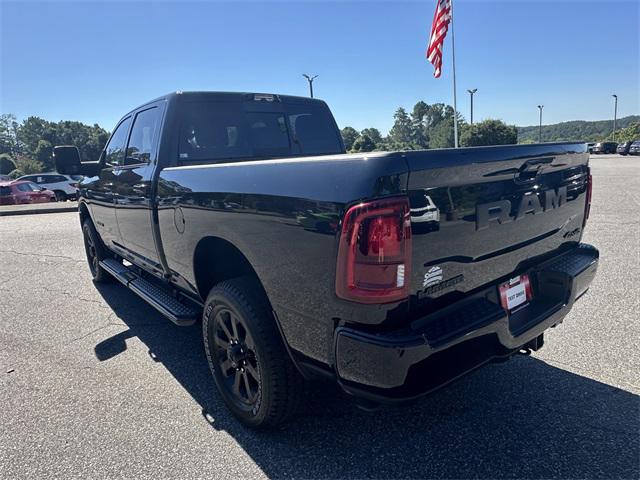 Photo of 2025 Diamond Black Crystal Pearlcoat RAM 2500