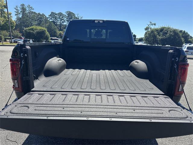 Photo of 2025 Diamond Black Crystal Pearlcoat RAM 2500