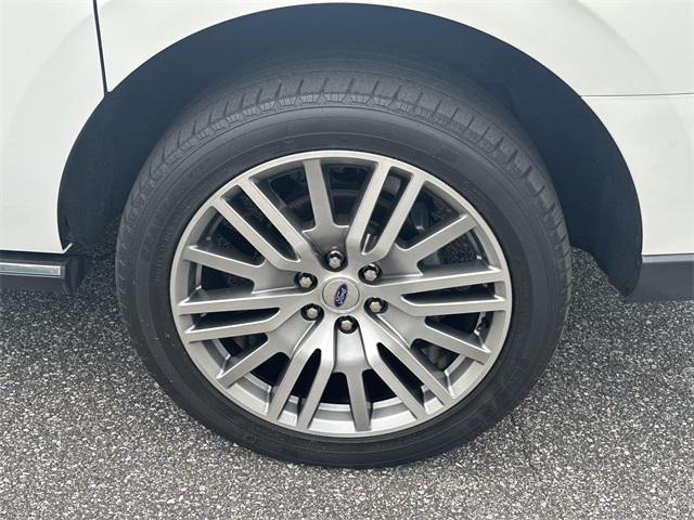 Photo of 2022 White Metallic Ford Expedition Max