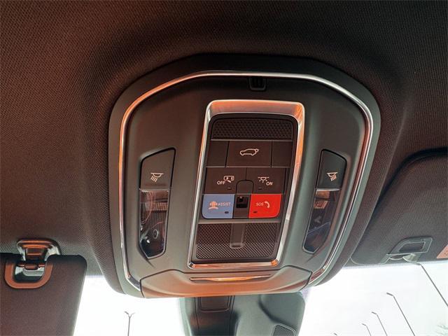 Photo of 2025 Baltic Gray Metallic Clearcoat Jeep Grand Cherokee L