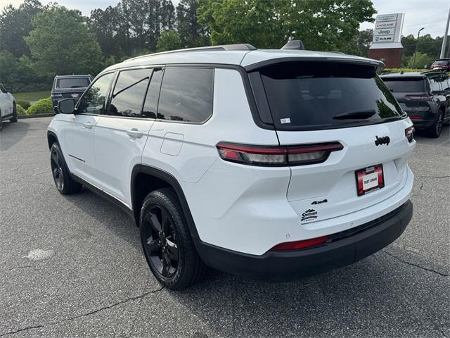 Photo of 2023 Bright White Clearcoat Jeep Grand Cherokee L