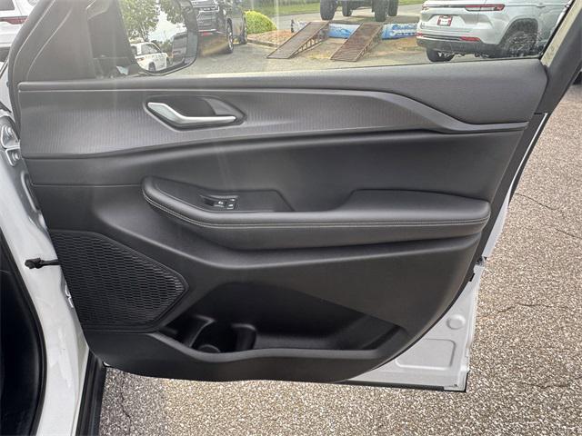 Photo of 2023 Bright White Clearcoat Jeep Grand Cherokee L