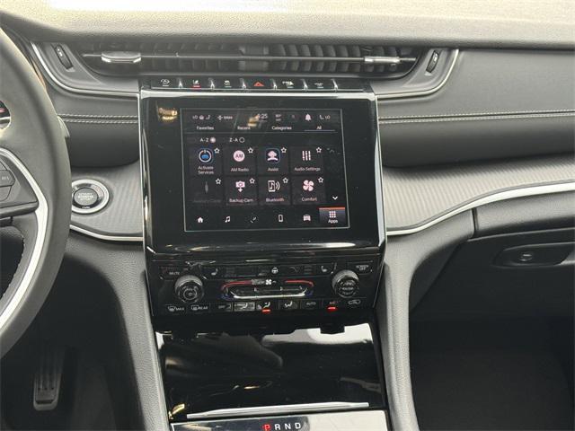 Photo of 2023 Bright White Clearcoat Jeep Grand Cherokee L