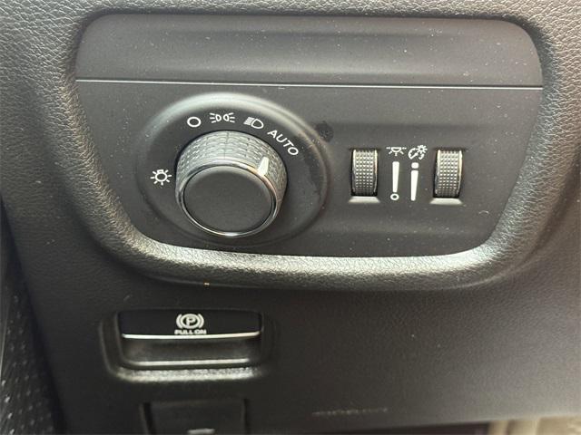 Photo of 2023 Bright White Clearcoat Jeep Grand Cherokee L