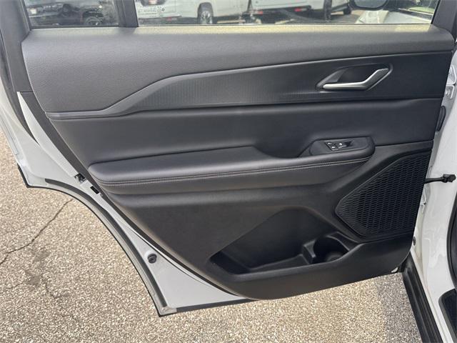 Photo of 2023 Bright White Clearcoat Jeep Grand Cherokee L