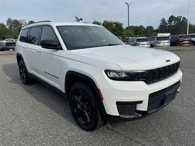Photo of 2023 Bright White Clearcoat Jeep Grand Cherokee L