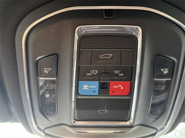 Photo of 2023 Bright White Clearcoat Jeep Grand Cherokee L