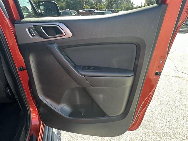 Photo of 2022 Hot Pepper Red Metallic Tinted Clearcoat Ford Ranger